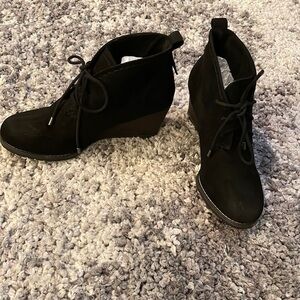 Womens So Booties​ size 8 black​​​​​​
